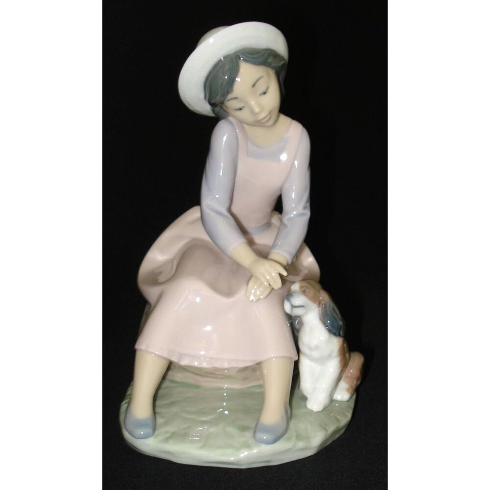 LLadro Porcelain Dog by my Side Figurine #7645 Girl Sitting with Dog Spain Mint